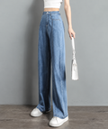 Jean femme large et taille haute — visuel retouché par IA à partir de la photo fournisseur