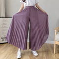 Pantalon femme large et plissé — visuel retouché par IA à partir de la photo fournisseur