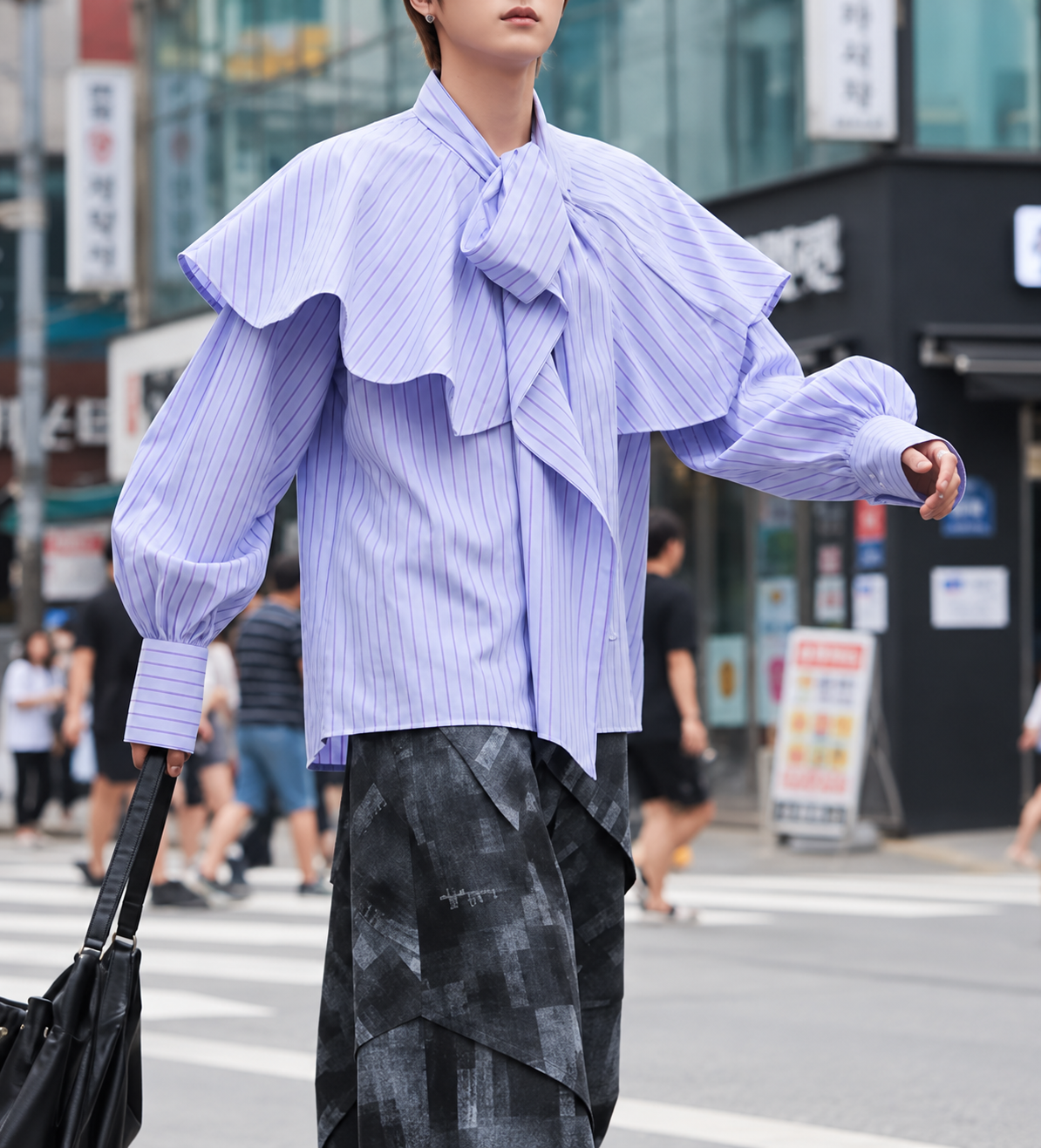 Chemise lilas rayée à grand volant