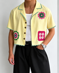 Chemise jaune à appliqués crochet multicolores