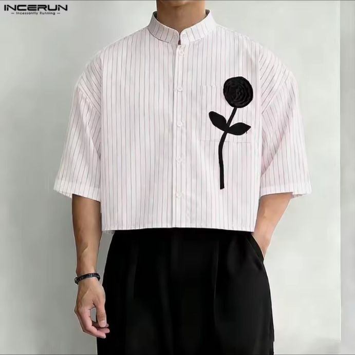 Chemise courte rayée à rose noire