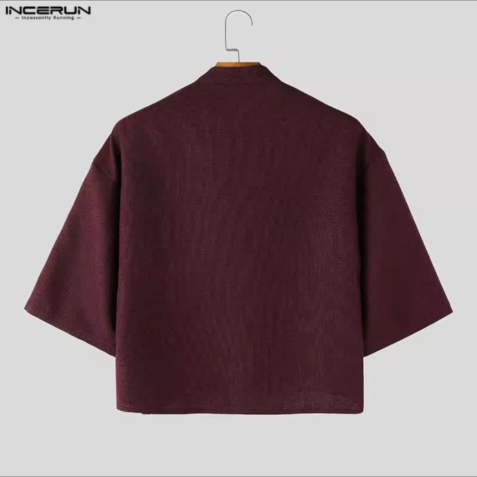 Chemise courte texturée à rose noire