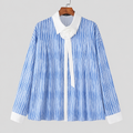 Chemise bleue rayée à fleur blanche